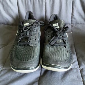 Black Nike Free 5.0 7Y Sneakers